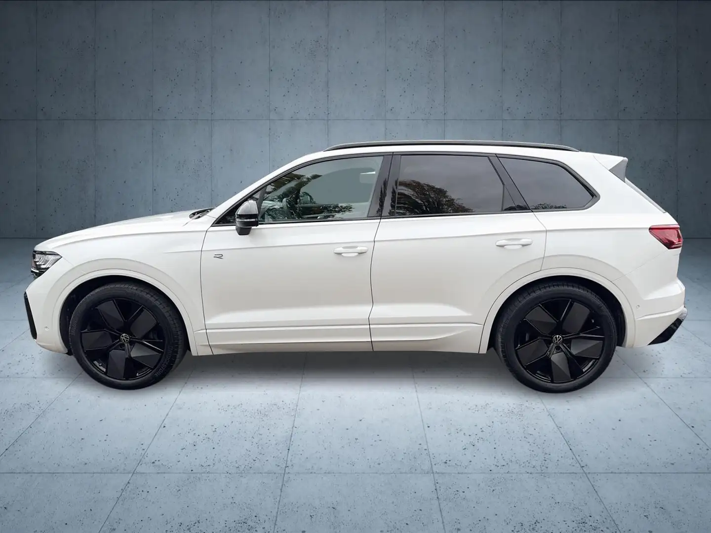 Volkswagen Touareg 3.0 TSI R-Line HUD Pano Std.Heizung Wit - 2