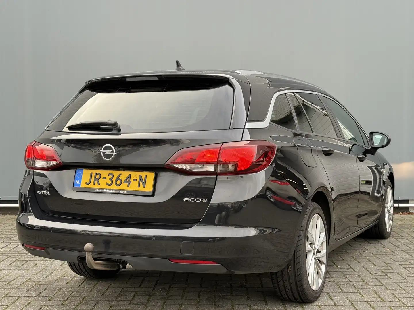 Opel Astra Sports Tourer BJR 2016 1.6 111 PK CDTI Edition TRE Schwarz - 2