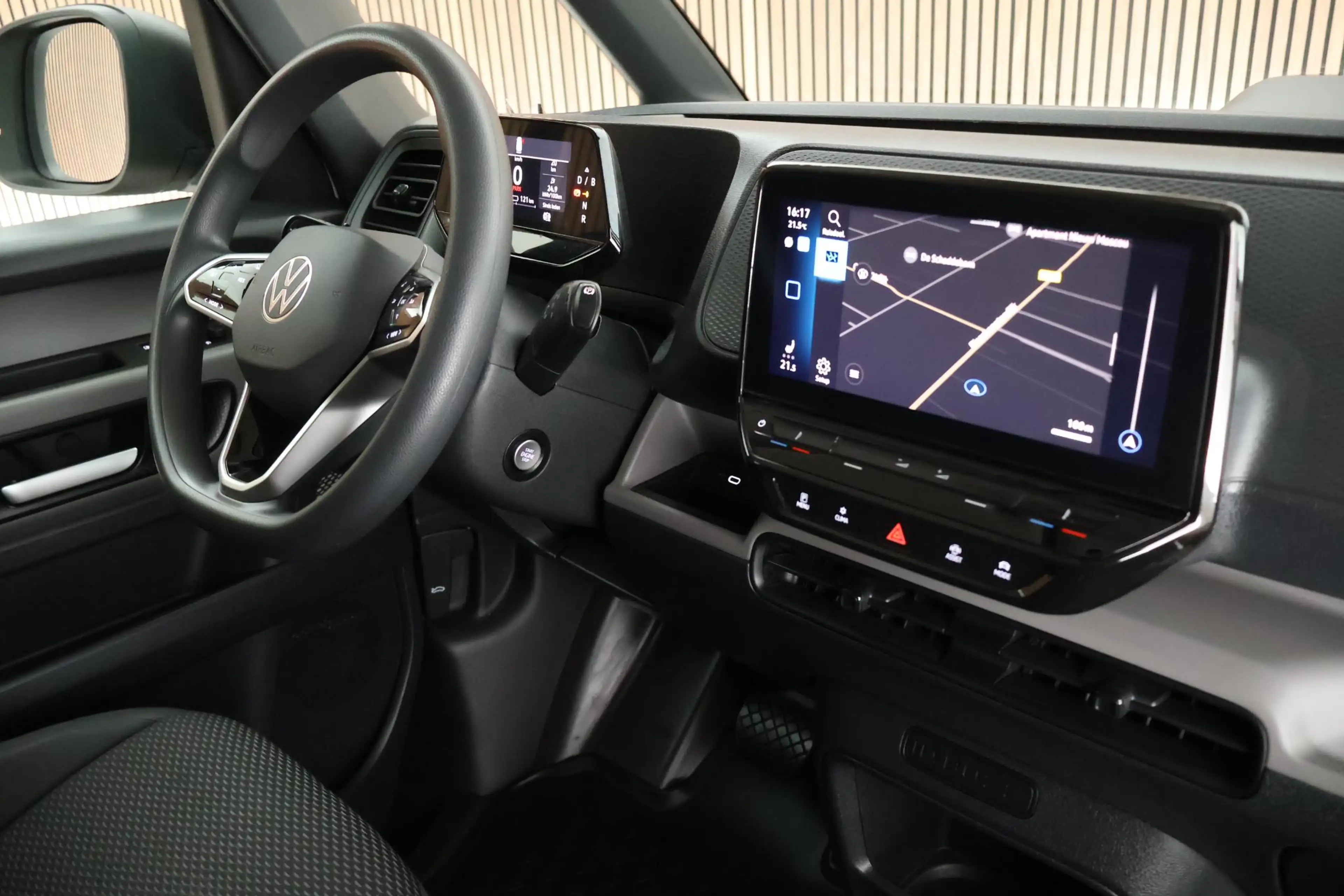 Volkswagen ID. Buzz Cargo 77 kWh 204pk SOH 98% Trekhaak 3Pers. ACC Navigatie — photo 3