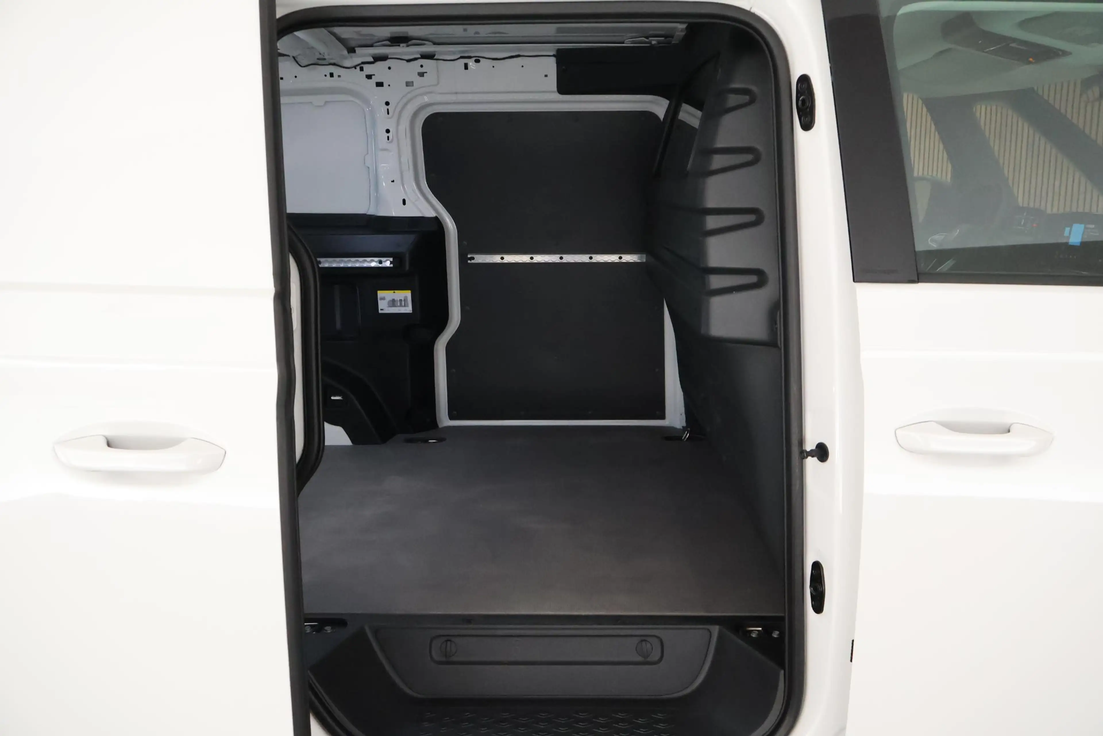 Volkswagen ID. Buzz Cargo 77 kWh 204pk SOH 98% Trekhaak 3Pers. ACC Navigatie — photo 13