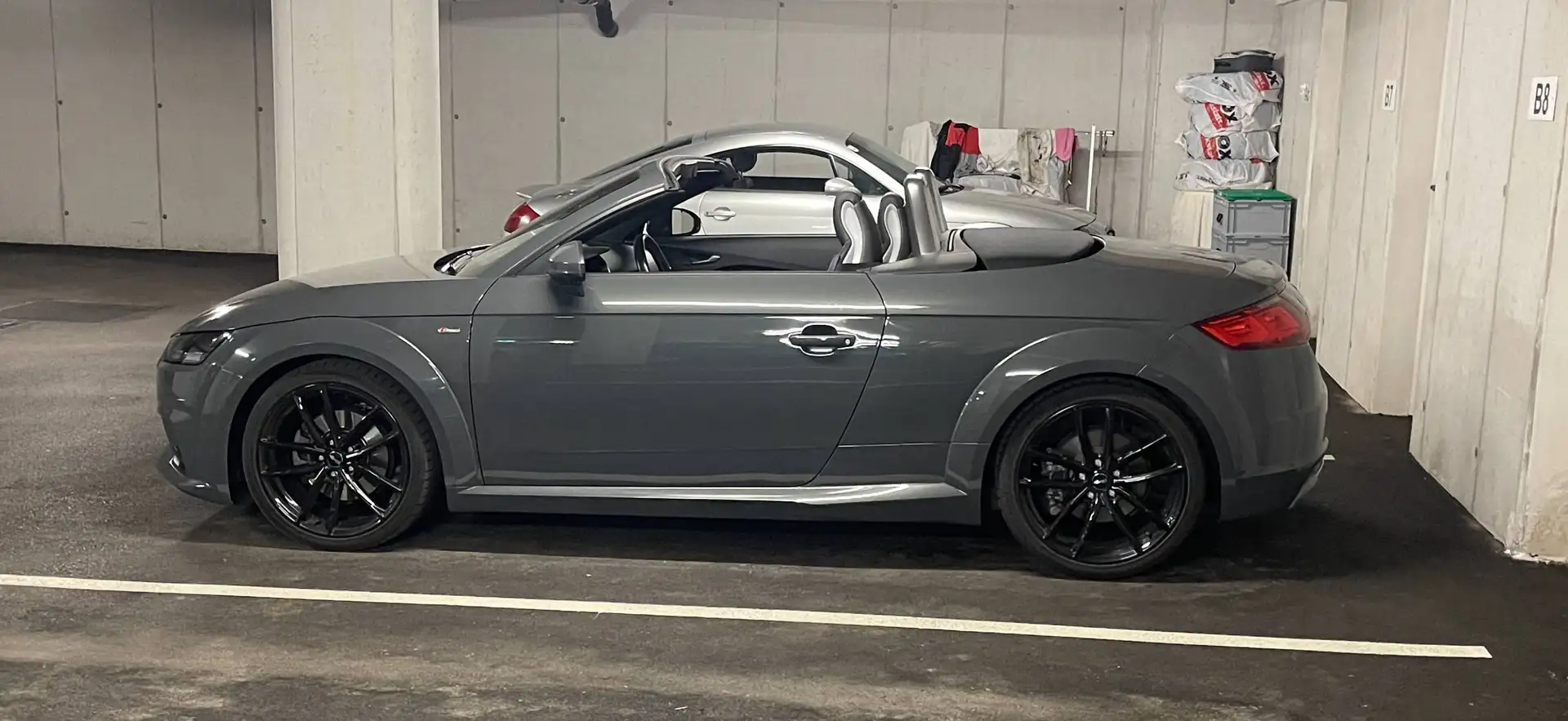 Audi TT TT Roadster 2,0 TFSI Quattro S-Tronic nur 46000 KM, 230 PS, S-Line Paket Grau - 2