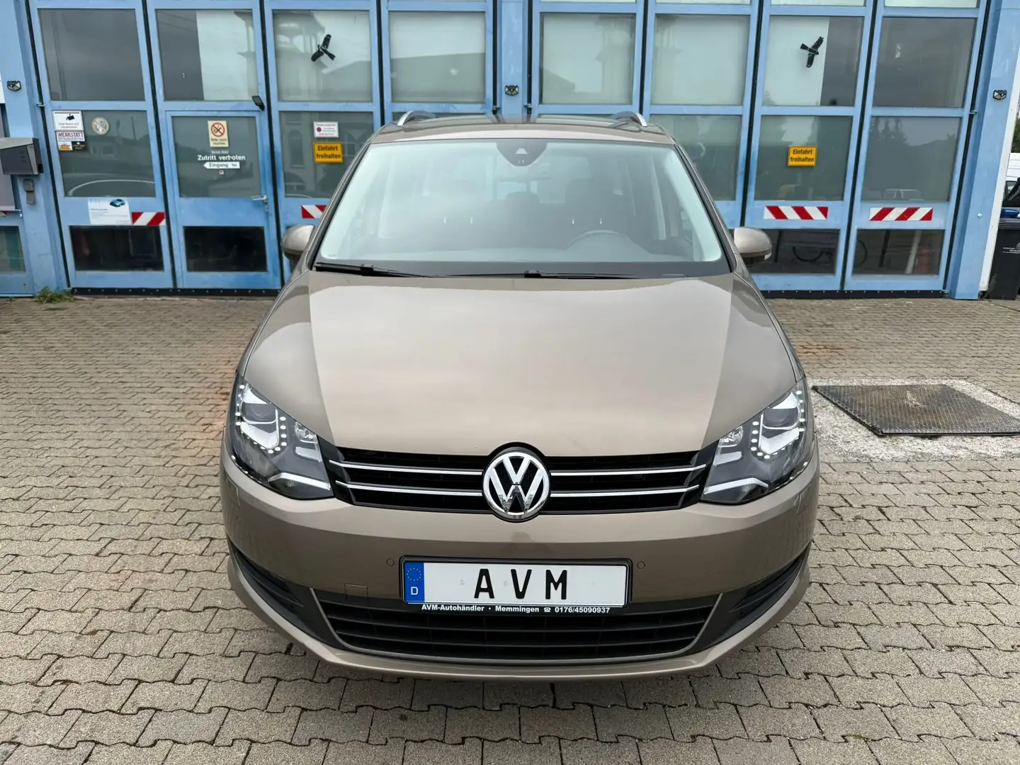 Volkswagen Sharan Cup BMT, Navi, AHK, elektrische Türen, 7-Sitzer Brun - 2