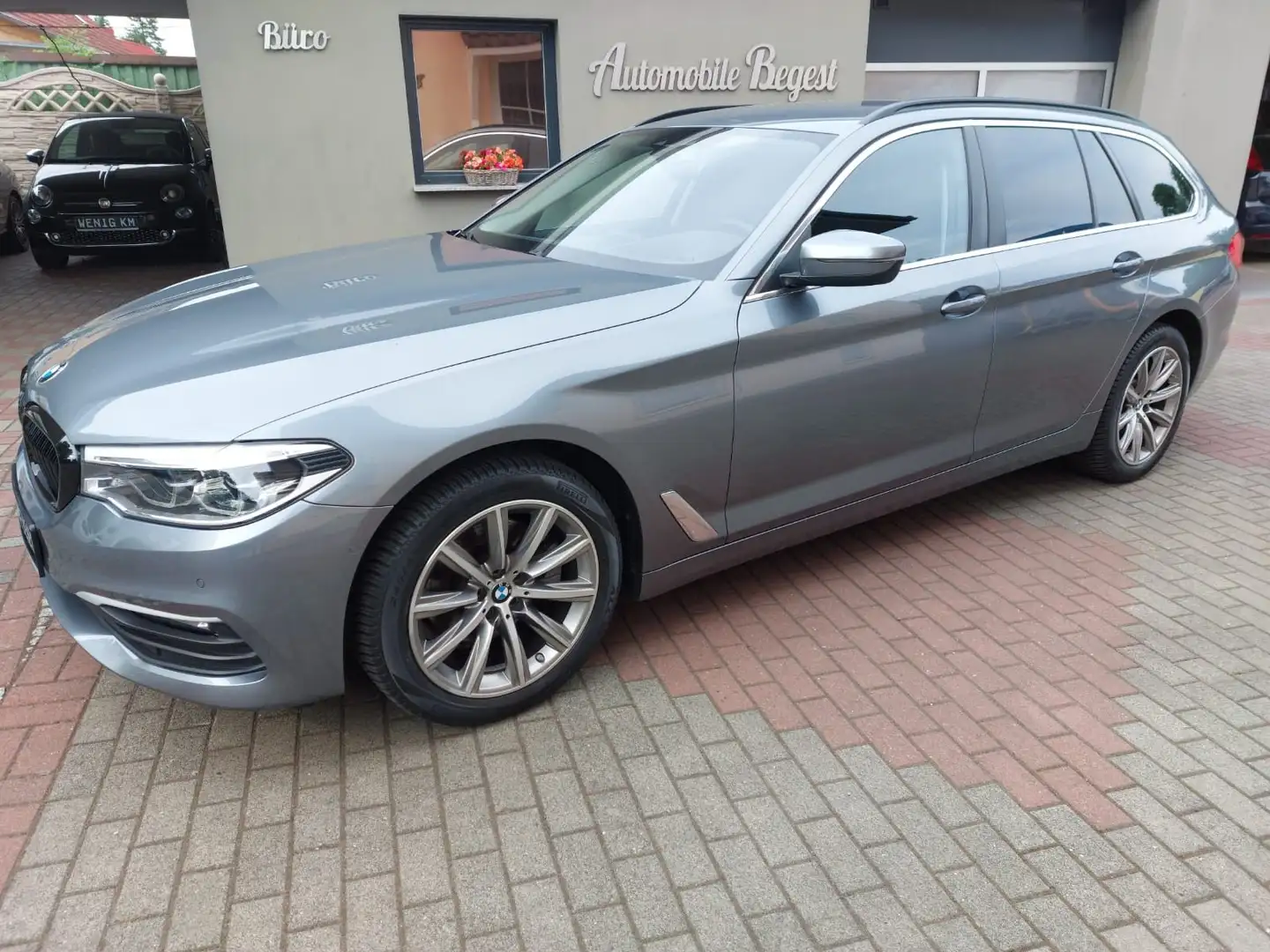 BMW 520 d Touring 80TKM+HEADUP+AHK+KAM+LED+SCHECKHEFT Gris - 2