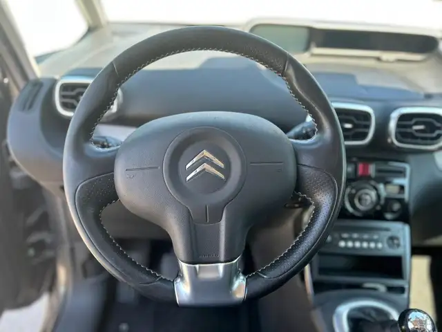 Citroen C3 Picasso view 12
