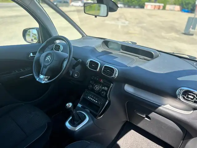 Citroen C3 Picasso view 10
