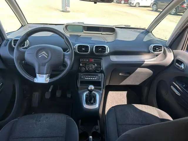 Citroen C3 Picasso view 8