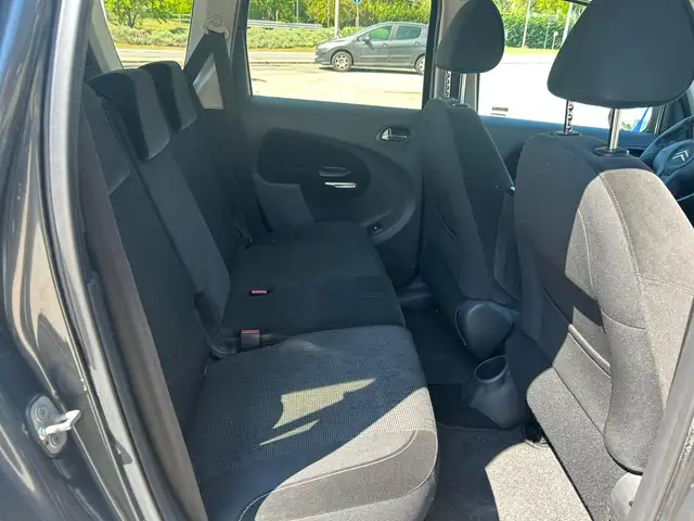 Citroen C3 Picasso view 11