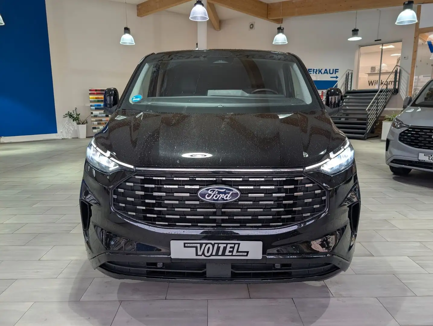 Ford Tourneo Custom Bus L2 Titanium X AWD Schwarz - 2