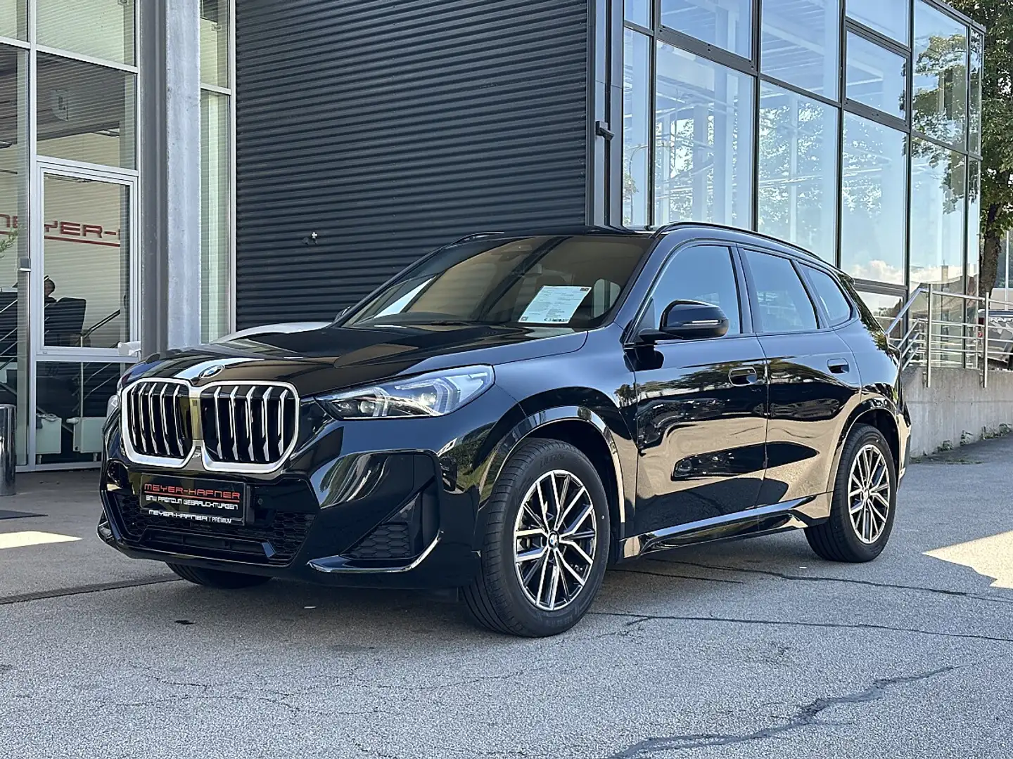 BMW X1 sDrive18i M-Paket Aut. Schwarz - 2