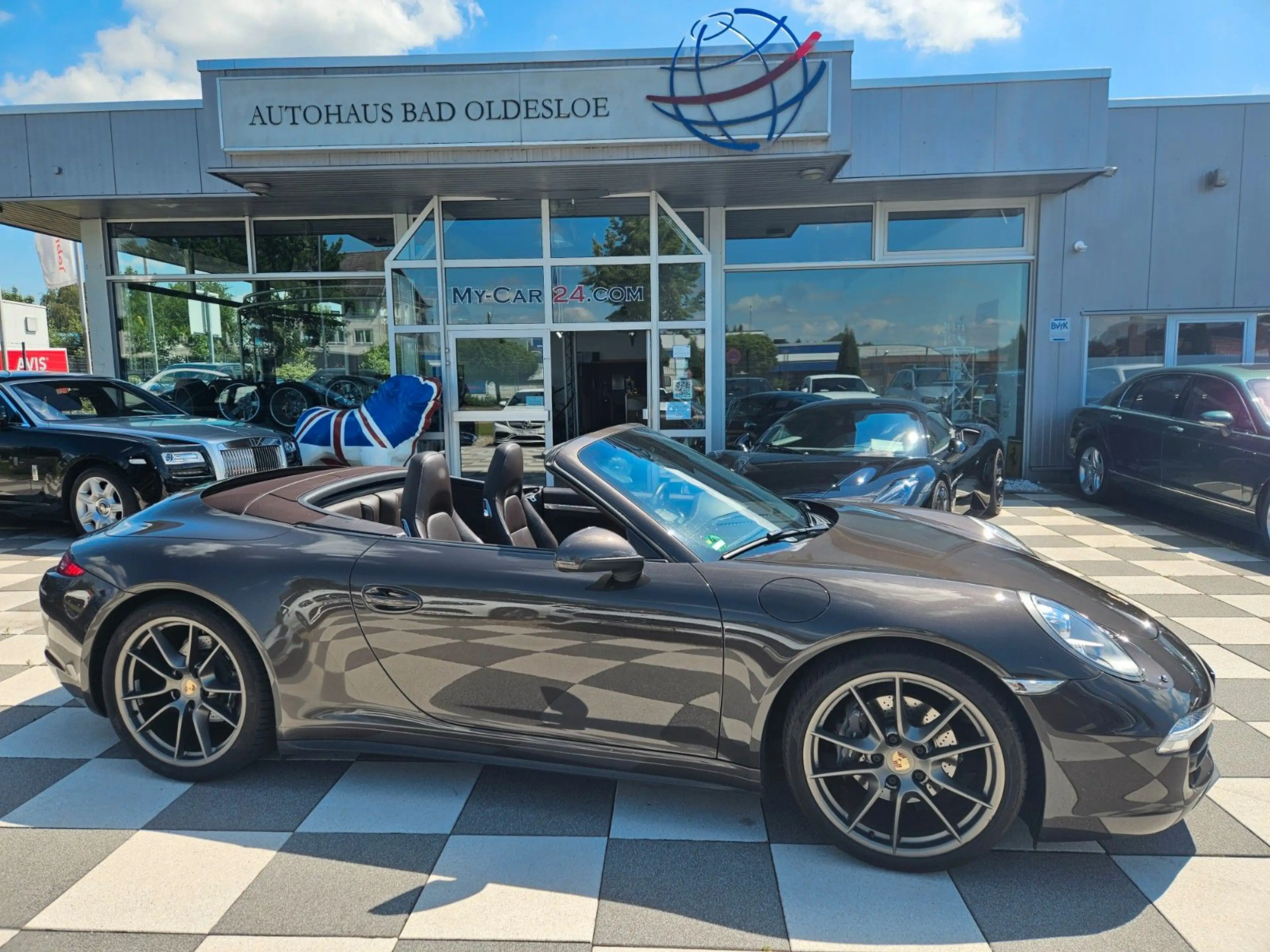 Porsche 911 Carrera 4 Cabriolet *Approved 10.2027*