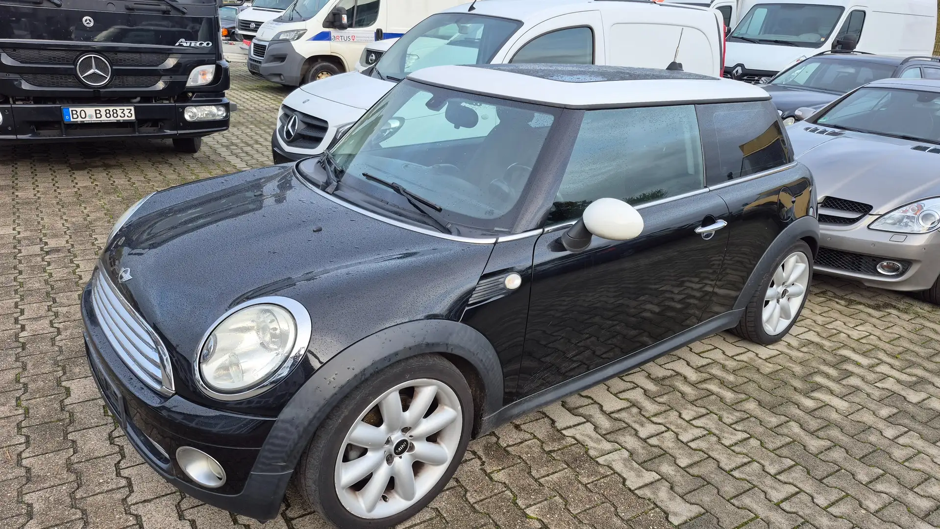 MINI One Cooper PANORAMA NAVI KLIMA PDC SITZHEIZUNG Schwarz - 2
