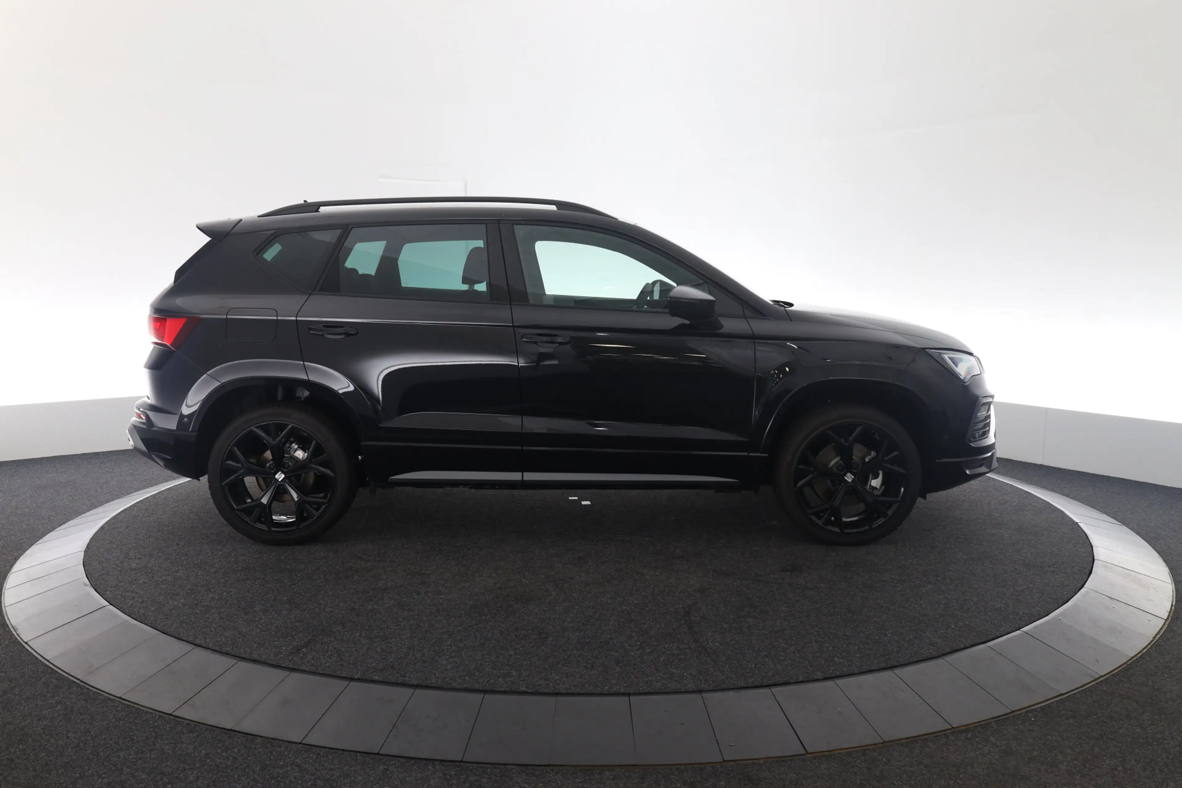 SEAT Ateca 1.5 TSI Xperience Business Intense — photo 4