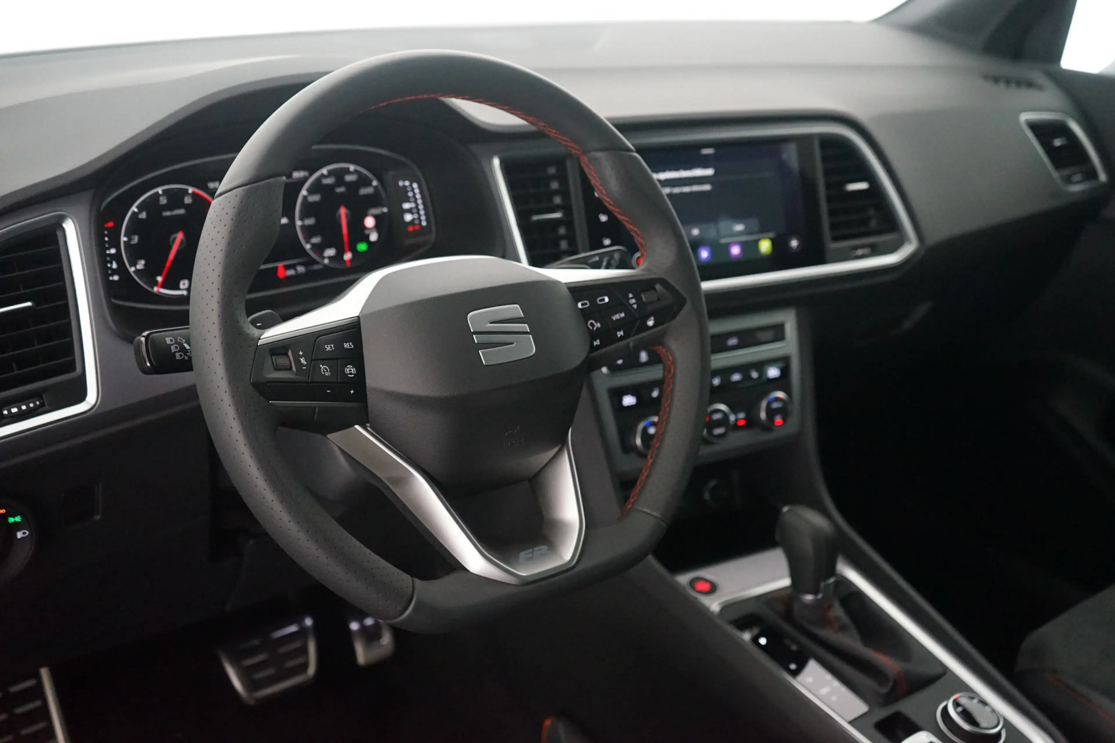 SEAT Ateca 1.5 TSI Xperience Business Intense — photo 14