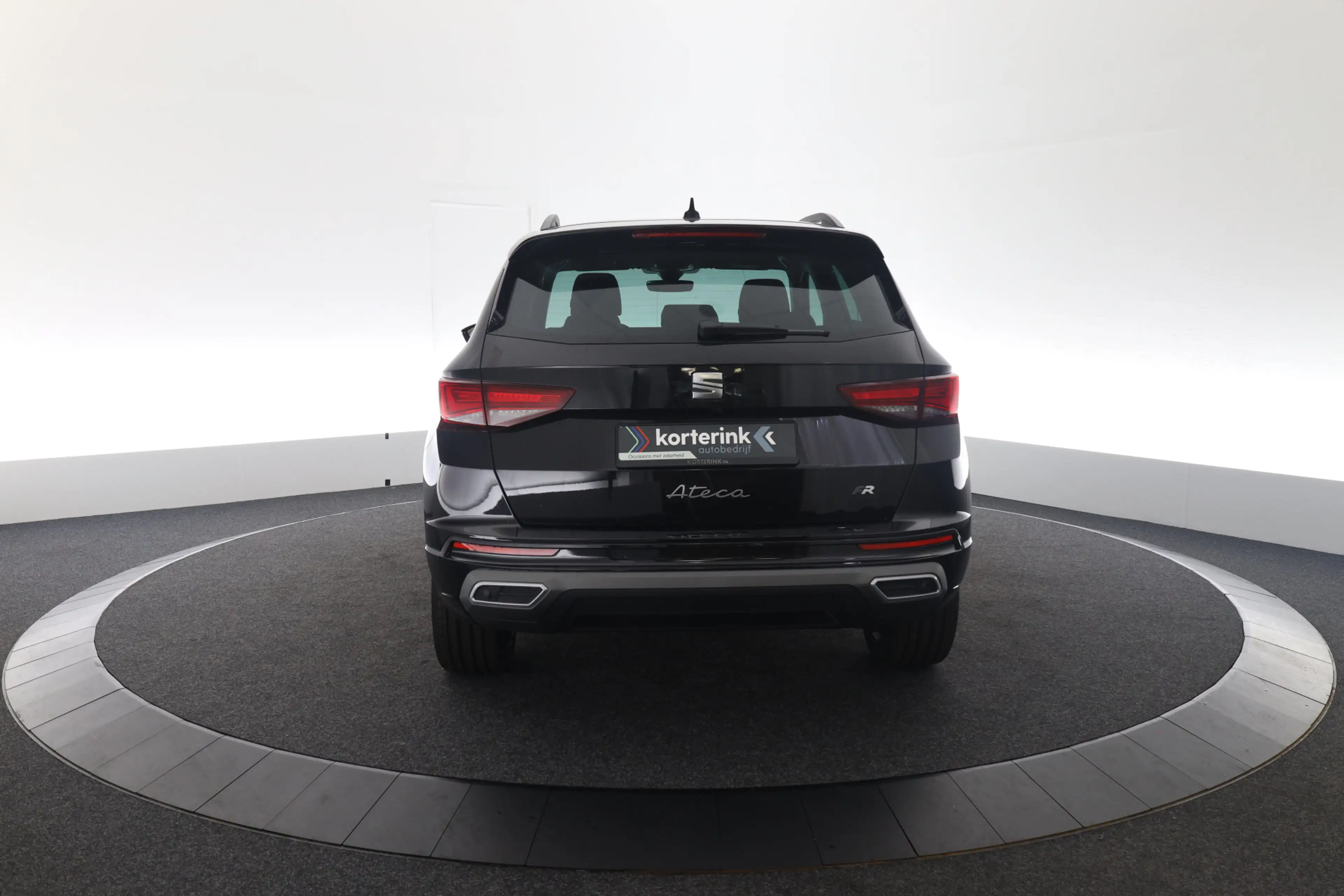 SEAT Ateca 1.5 TSI Xperience Business Intense — photo 11