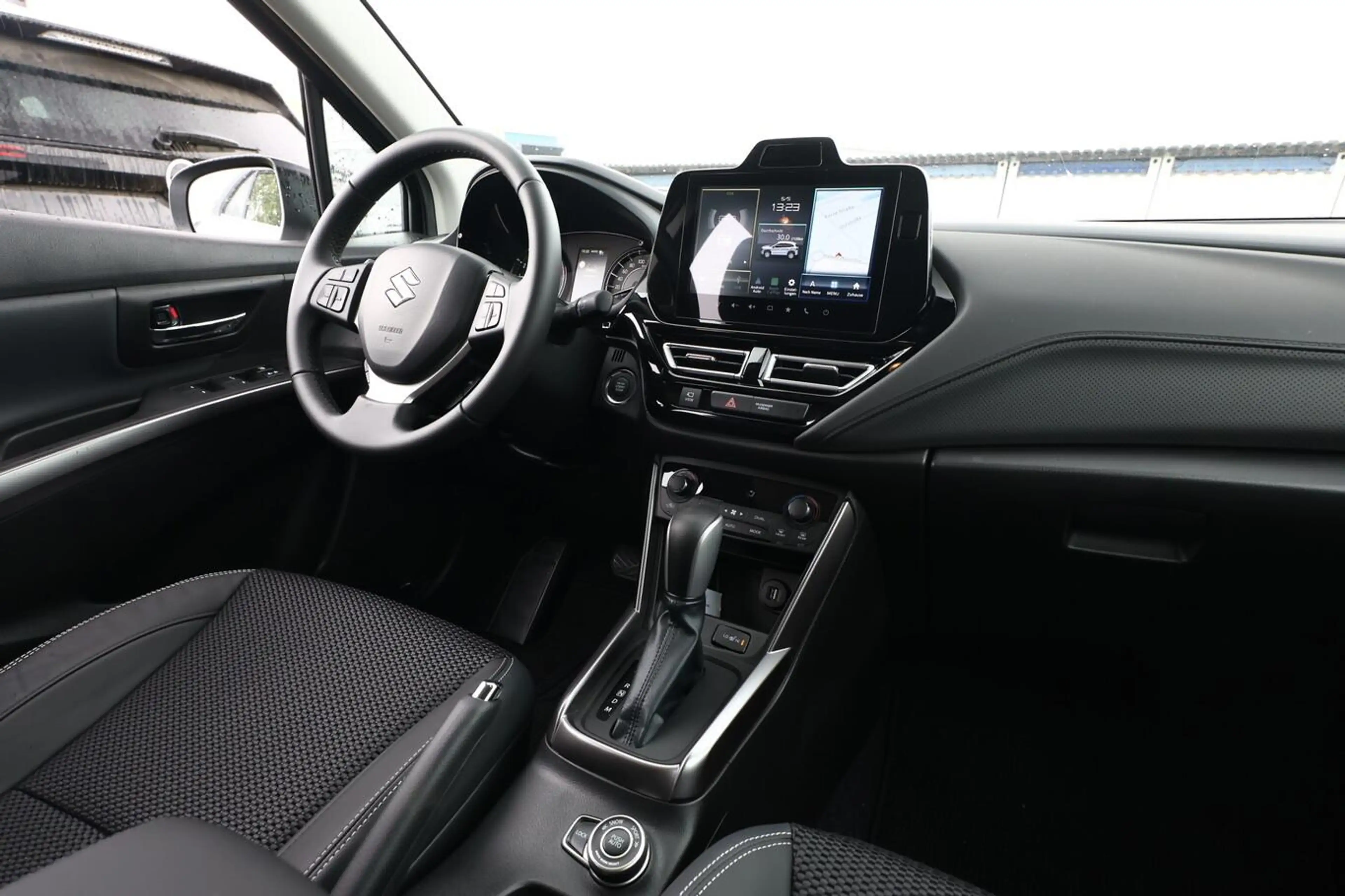 Suzuki S-Cross Comfort+ 1.4 MHEV 4WD Aut Pano 360° Lede 81 kW ... — photo 9