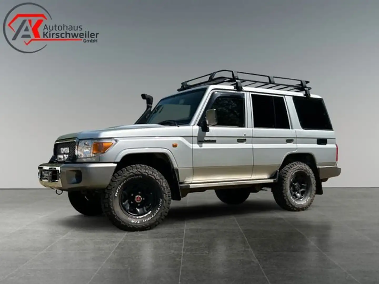 Toyota Land Cruiser GRJ 76 LX Argent - 1