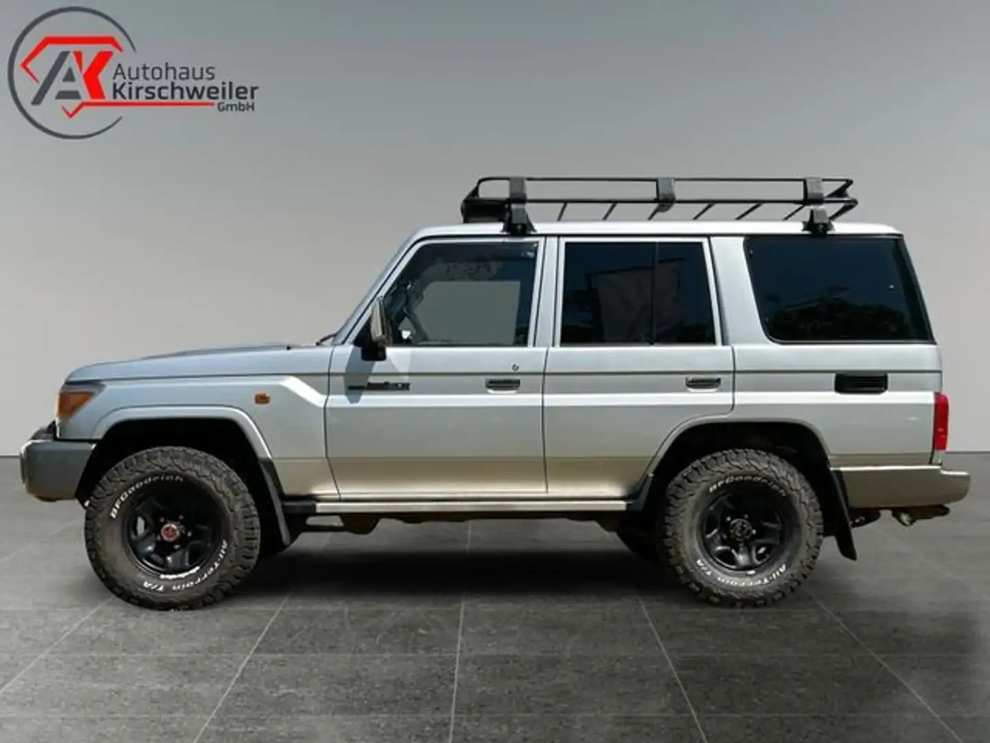 Toyota Land Cruiser GRJ 76 LX Argent - 2