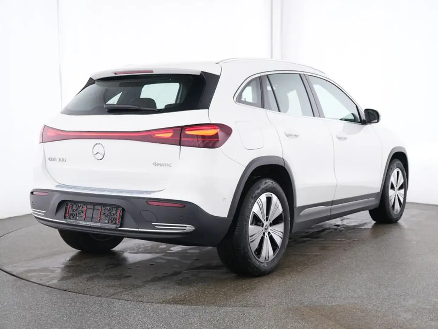 Mercedes-Benz EQA 300 4M Progressvie Sitzhzg+MBUX+LED+18 Weiß - 2