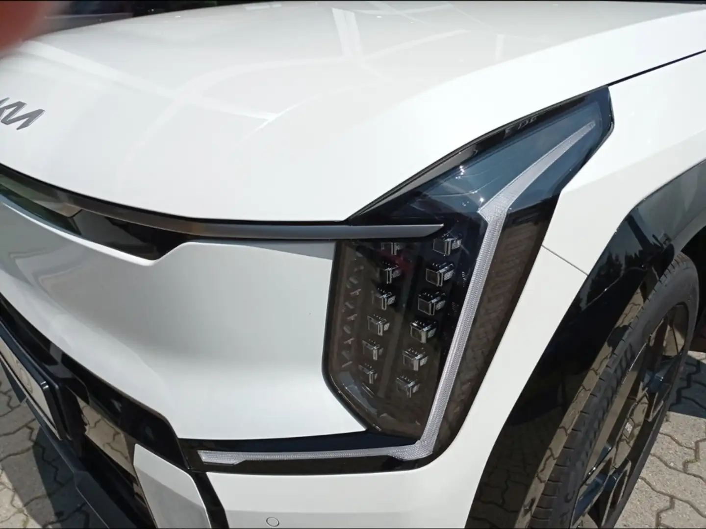 Kia EV9 GT-line Launch Edition Allrad Relaxation HUD El.Pa Weiß - 2