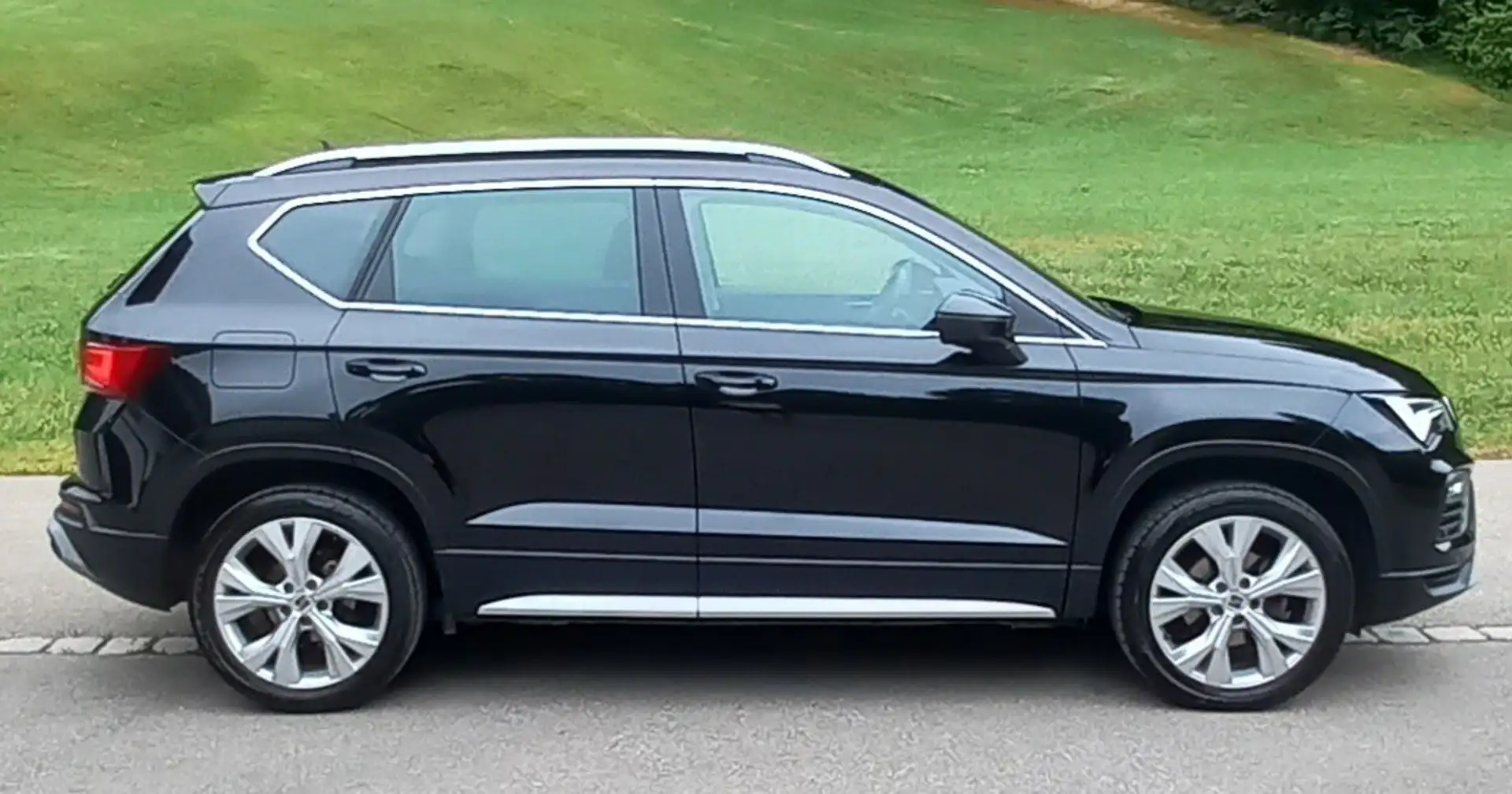 SEAT Ateca 1.5 TSI ACT DSG OPF Xperience Schwarz - 2
