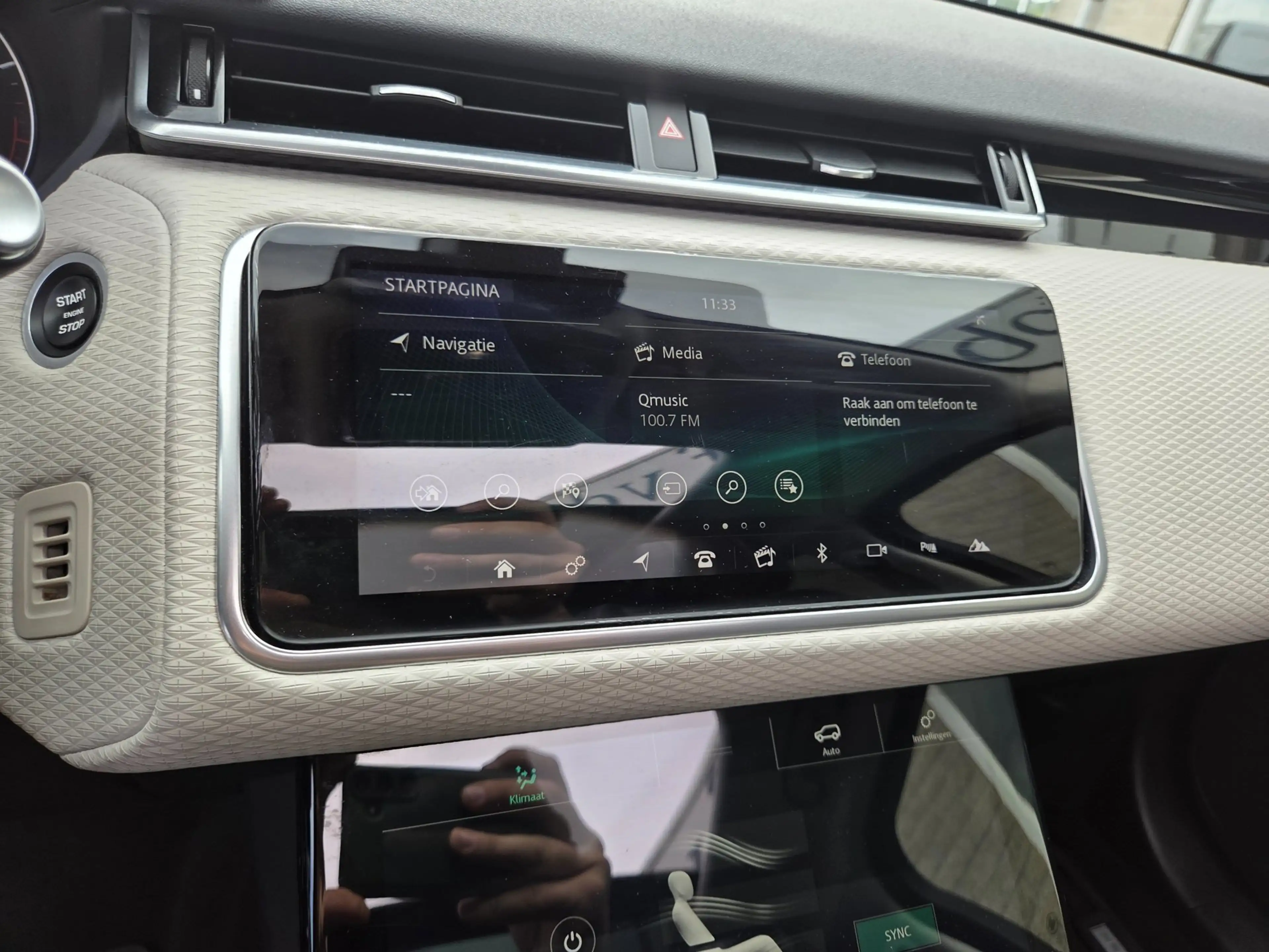 Land Rover Range Rover Velar 2.0 P250 All Black *ex BTW* Panorama * Camera * Ad — photo 10