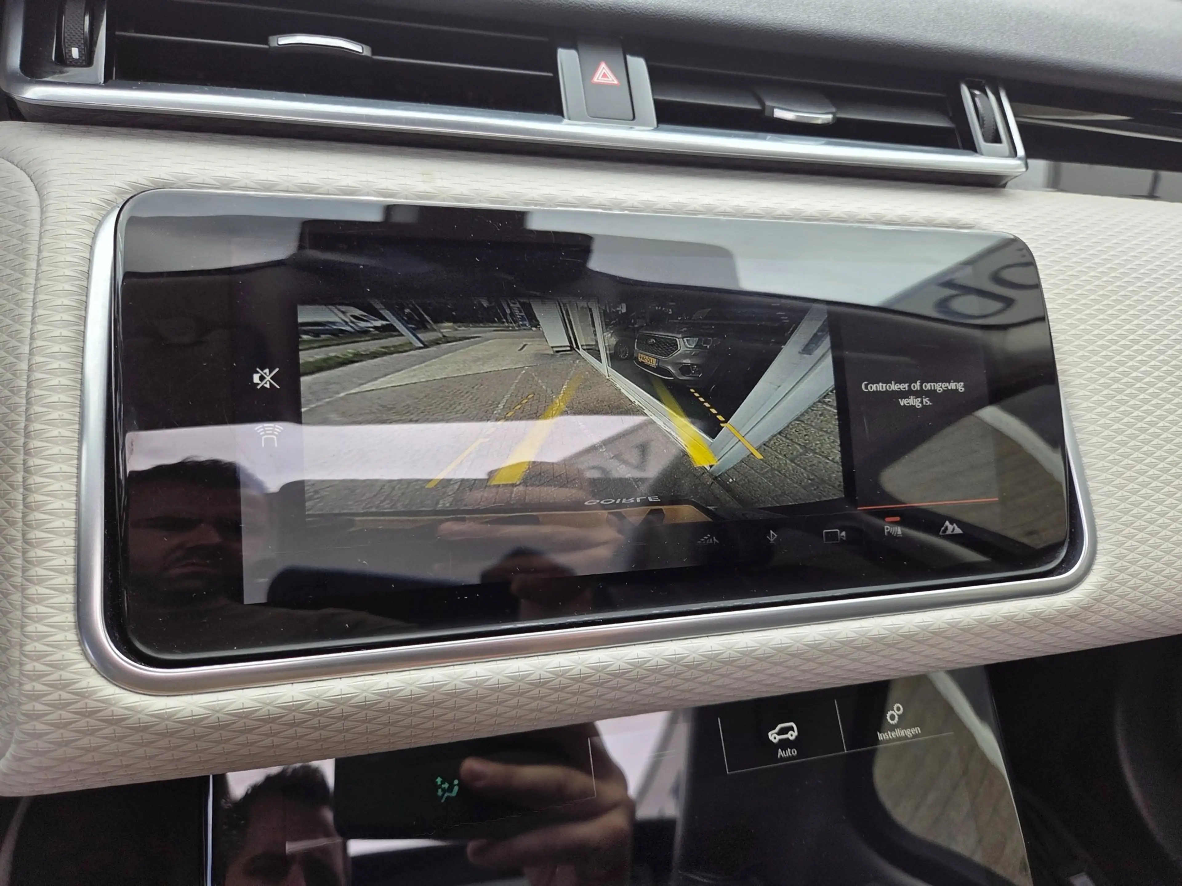 Land Rover Range Rover Velar 2.0 P250 All Black *ex BTW* Panorama * Camera * Ad — photo 12