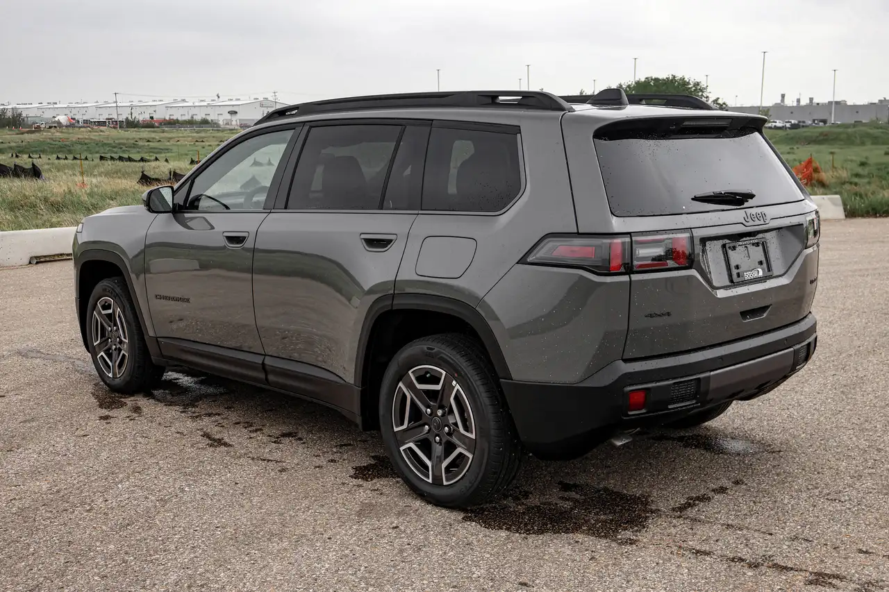 Jeep Cherokee снимка Jeep Cherokee