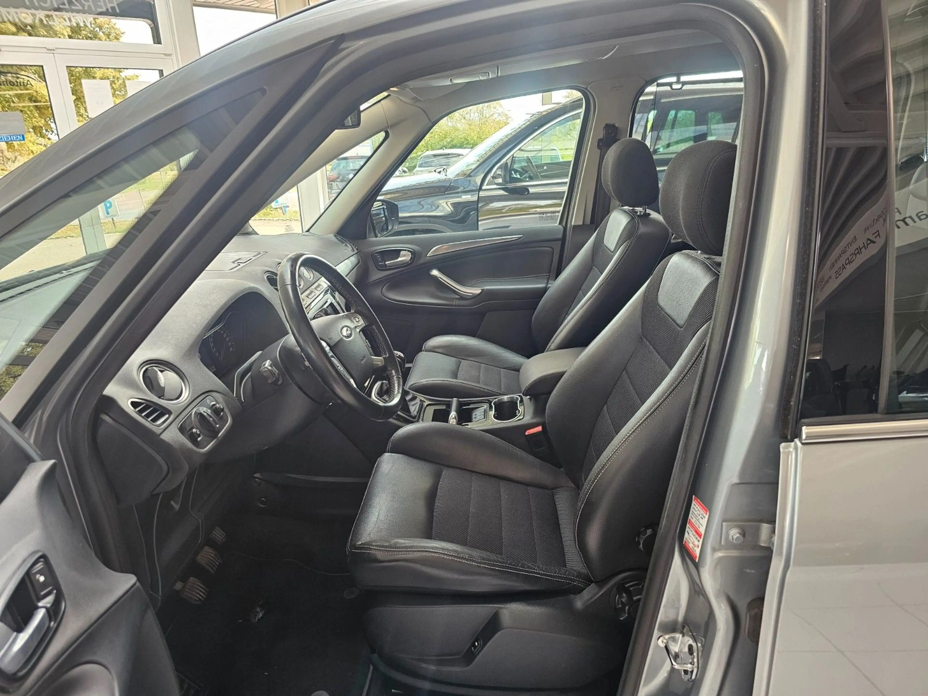 Ford Galaxy Titanium /7Sitzer /Teilleder/Panoramadach — photo 13