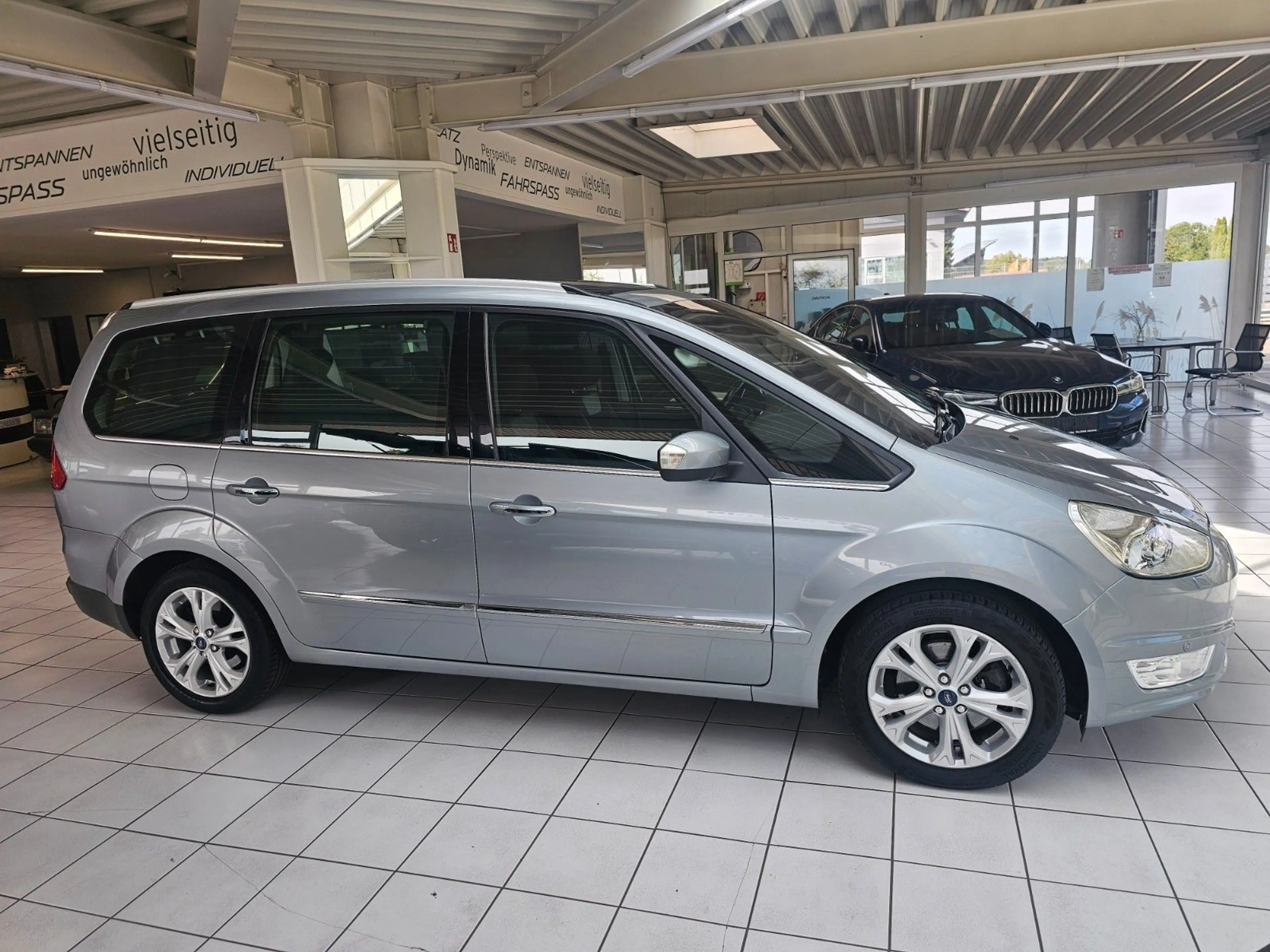 Ford Galaxy Titanium /7Sitzer /Teilleder/Panoramadach — photo 8