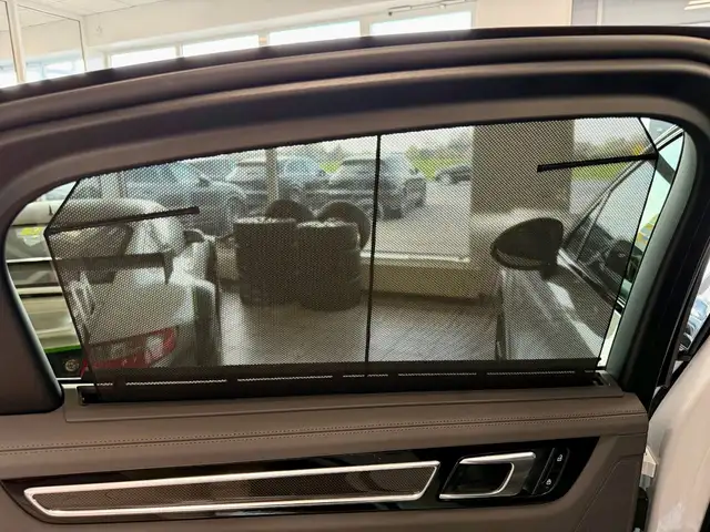 Porsche Cayenne view 10
