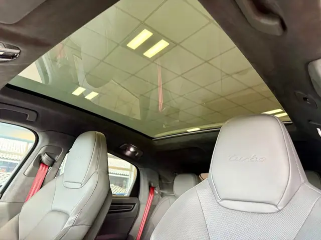 Porsche Cayenne view 7