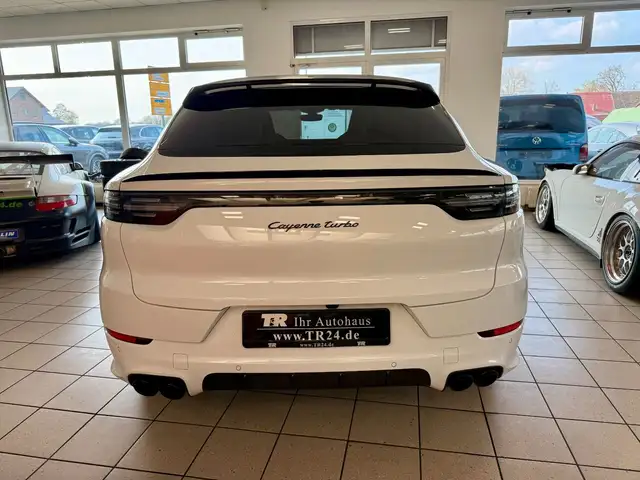 Porsche Cayenne view 4