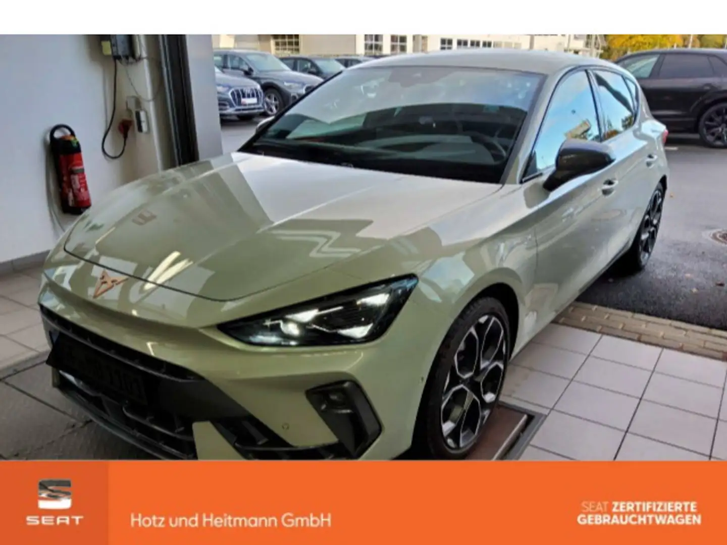 SEAT Leon (KUG)(05.2024->) 1.5 eTSI 110 kW Grau - 1