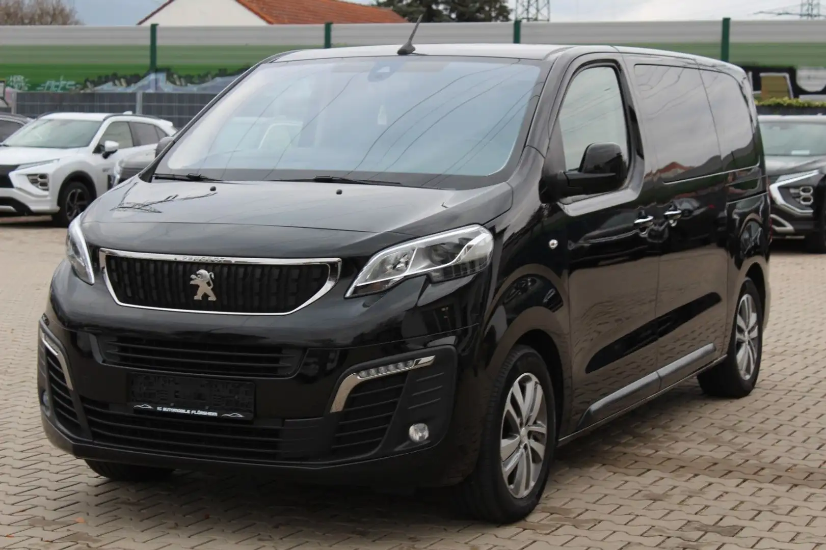 Peugeot Traveller 2.0 Leder Pano Aut. R.Kamera L2 Schwarz - 1