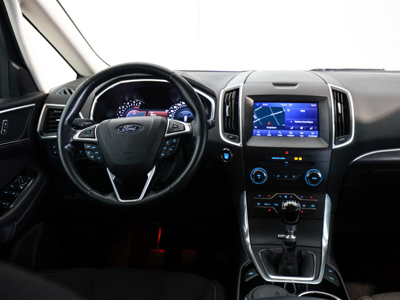 Ford S-Max Titanium 2.0l EcoBlue — photo 7