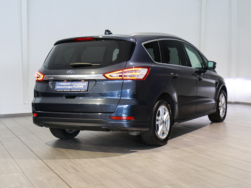 Ford S-Max Titanium 2.0l EcoBlue — photo 3
