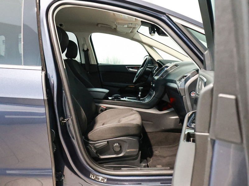 Ford S-Max Titanium 2.0l EcoBlue — photo 2