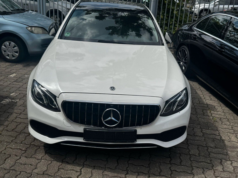 Mercedes-Benz E 220 E220d Avantgarde/PanoD/HUP/Kamera/Burmester — photo 2