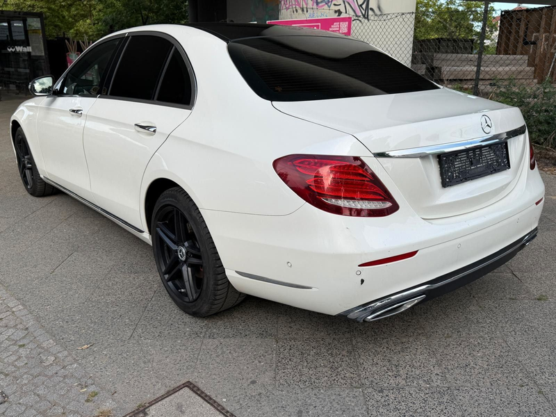 Mercedes-Benz E 220 E220d Avantgarde/PanoD/HUP/Kamera/Burmester — photo 5