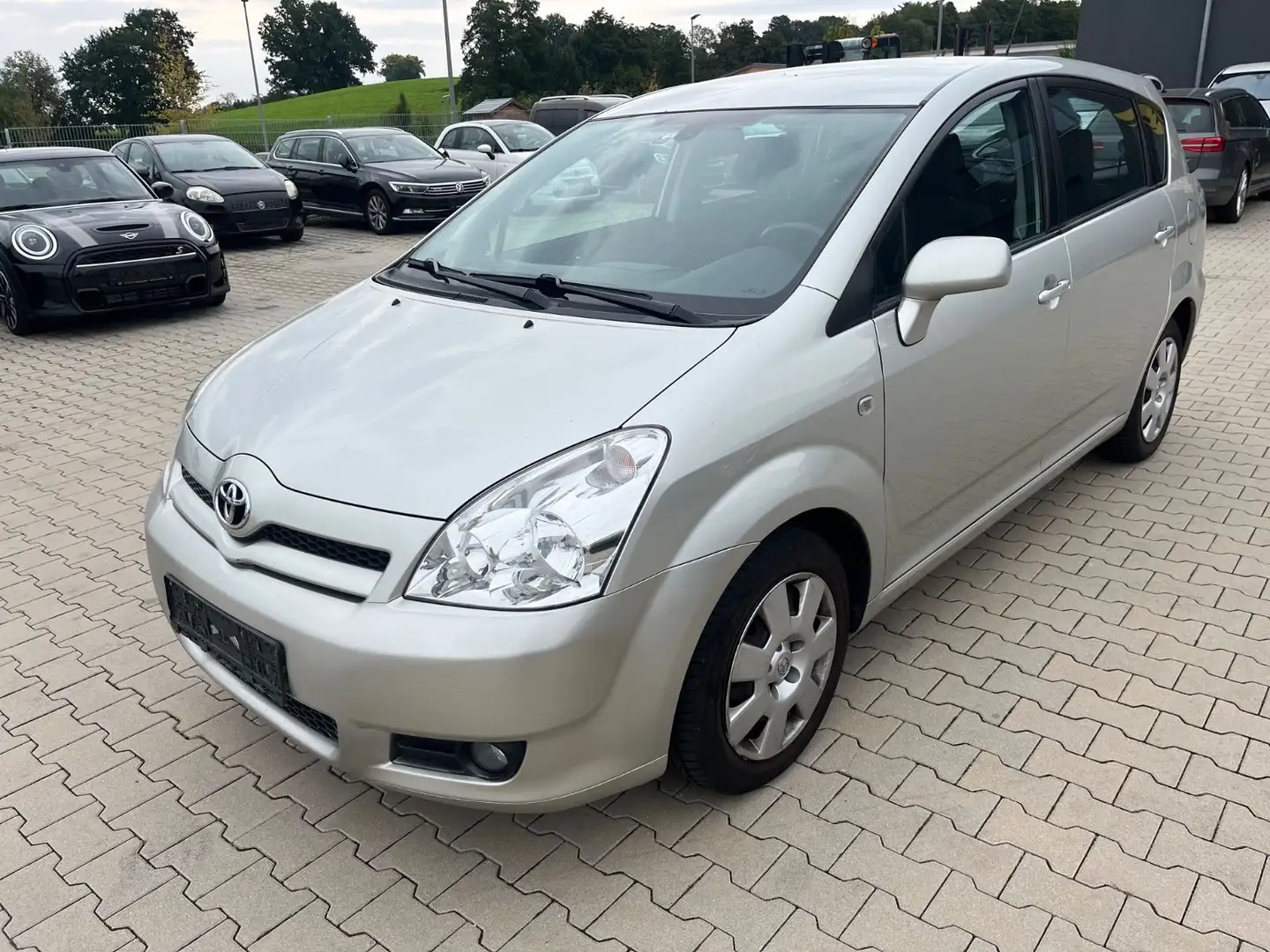 Toyota Corolla Verso 1.8 Sol 7-Sitz,Klimaauto,TOP Silber - 2