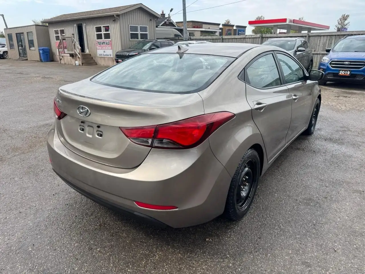 Hyundai ELANTRA снимка Hyundai ELANTRA