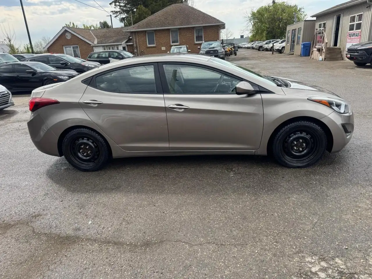 Hyundai ELANTRA снимка Hyundai ELANTRA