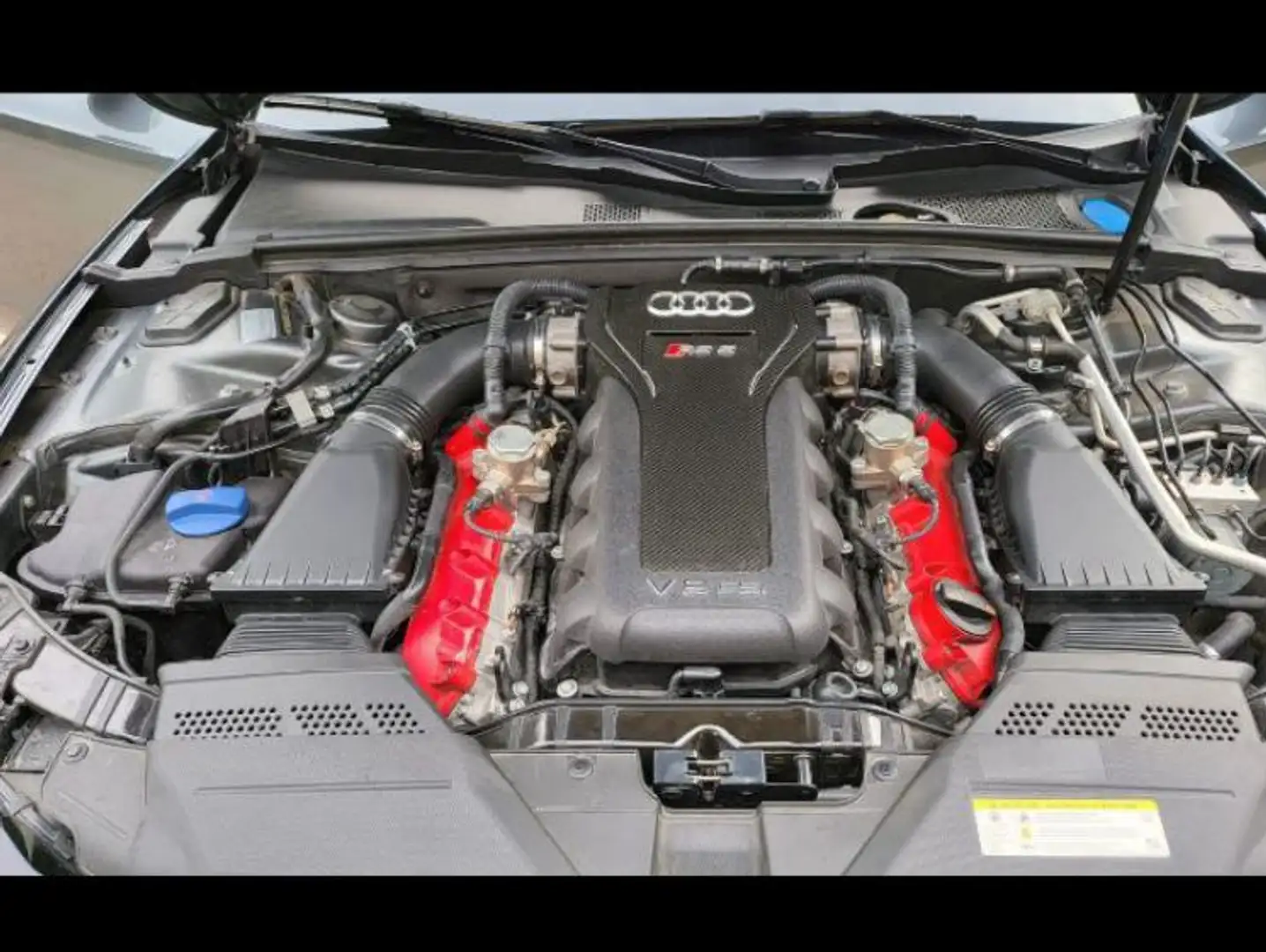 Audi RS5 4.2 FSI quattro S-Tronic siva - 2