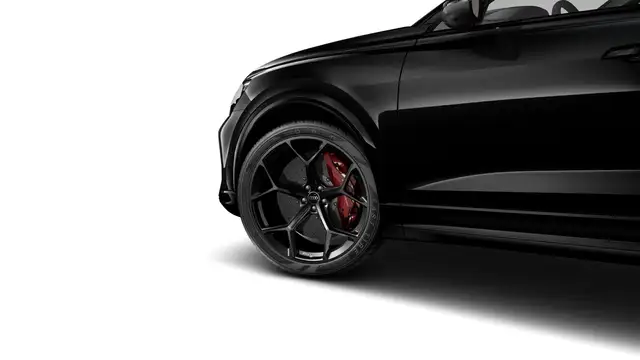 Audi Q8 view 6