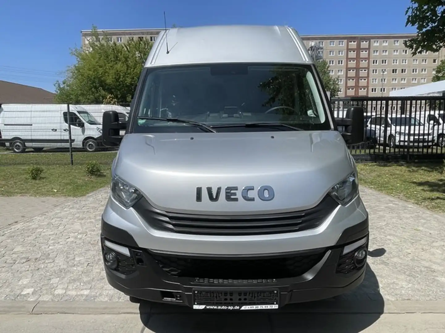 Iveco Daily 35C18 V/P 3.0HPI Maxi 1H*Klima*Webasto*E6 Silber - 2