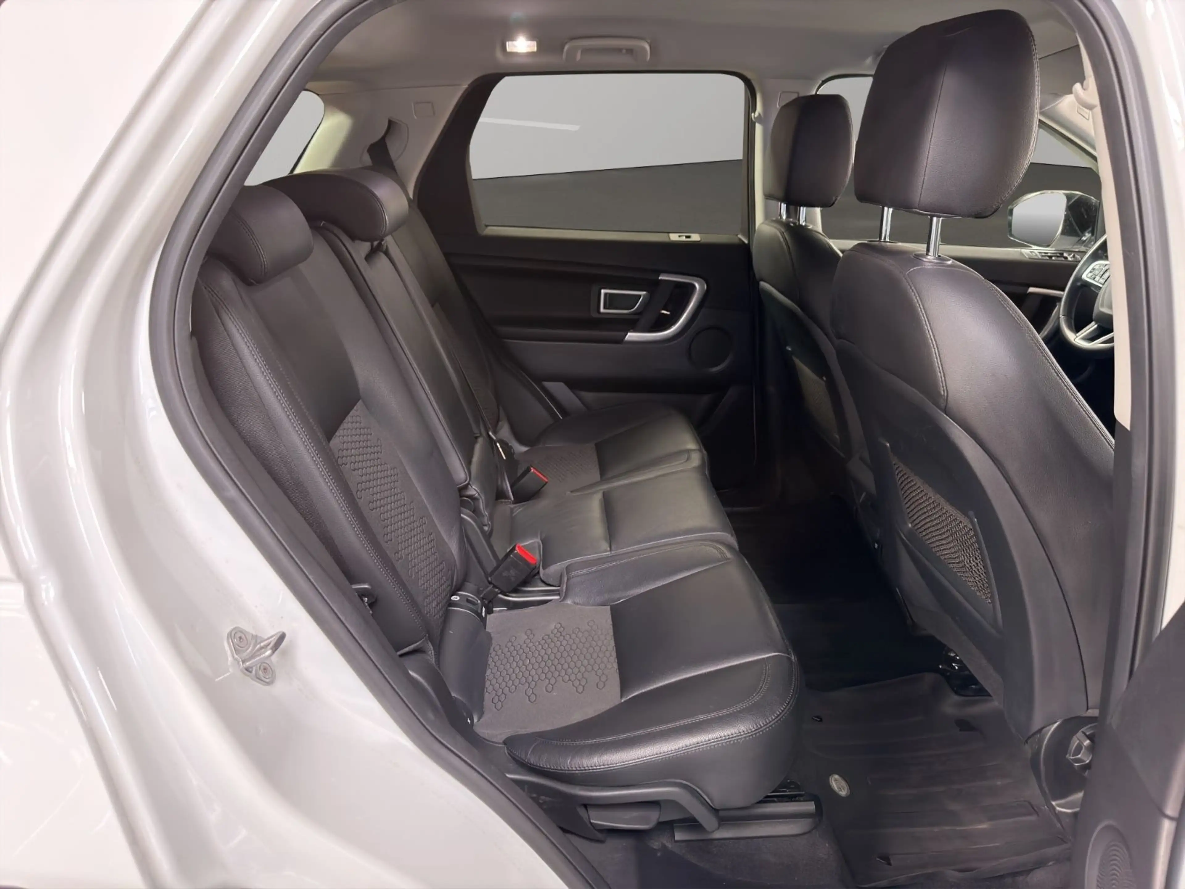 Land Rover Discovery Sport SCHECKHEFT/NAVI/KAMERA/TÜV NEU — photo 15