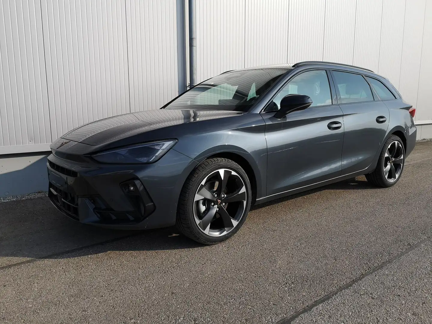 CUPRA Leon Sportstourer 1.5 eTSI 110 kW Kombi ST DSG AHK A... Grau - 1