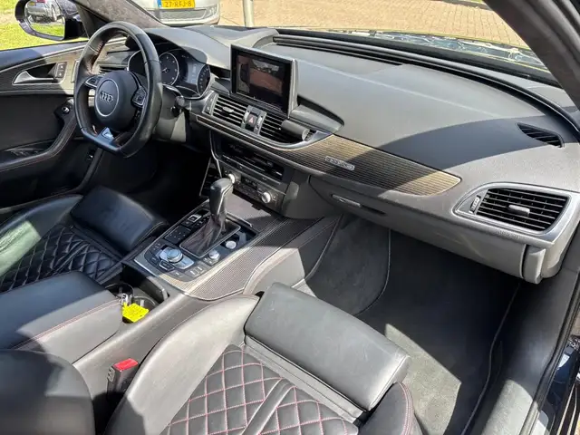 Audi A6 view 10