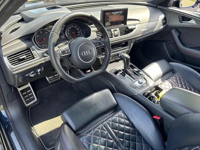 Audi A6 view 11