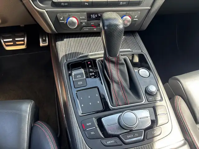 Audi A6 view 14